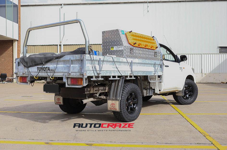 TOYOTA HILUX N70 4WD GRANDE SATIN BLACK